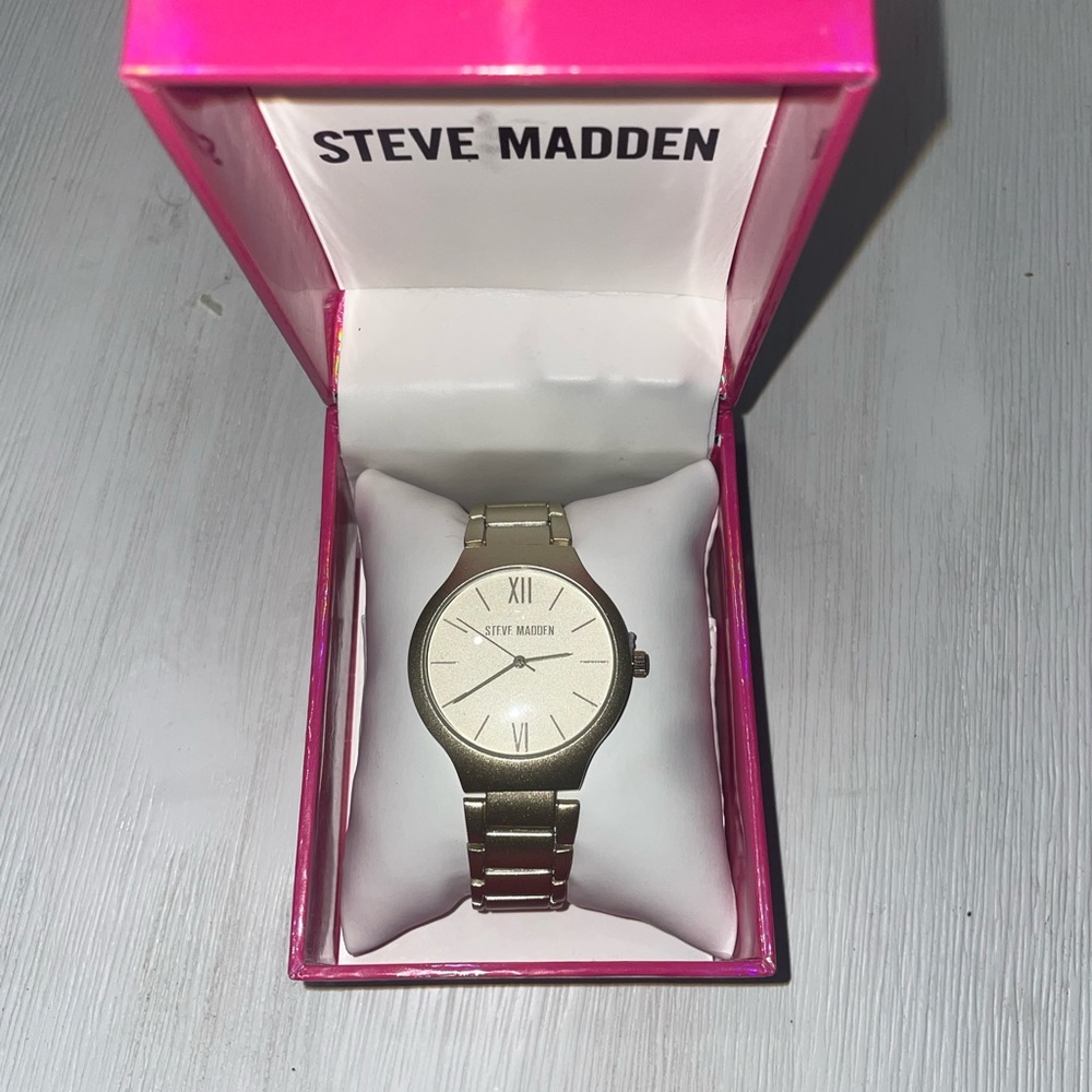 Brand New Steve Madden watch in box